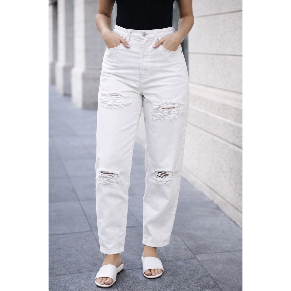 Zara White Mom Fit High Rise Distressed Jeans Size 34 NWT
